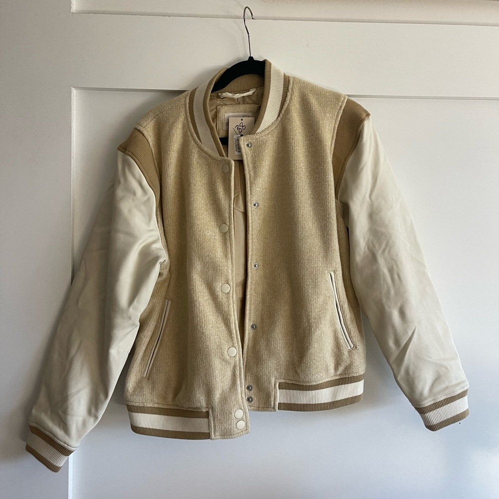 Universal Thread Tan and Cream Jacket